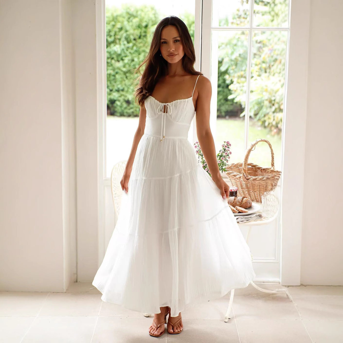 Variant image for Lena Langes Rückenfreies Damen Kleid – Elegantes Sommerkleid mit Spaghetti-Trägern für Freizeit und Gartenpartys-1